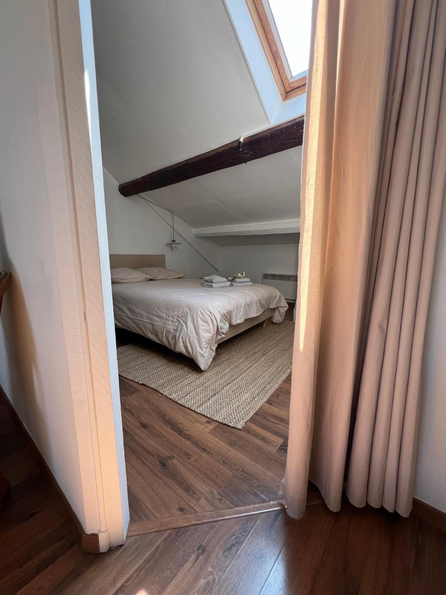 Le Fleuri - Reims - Wifi Gratuit - Quartier Calme Lägenhet Exteriör bild
