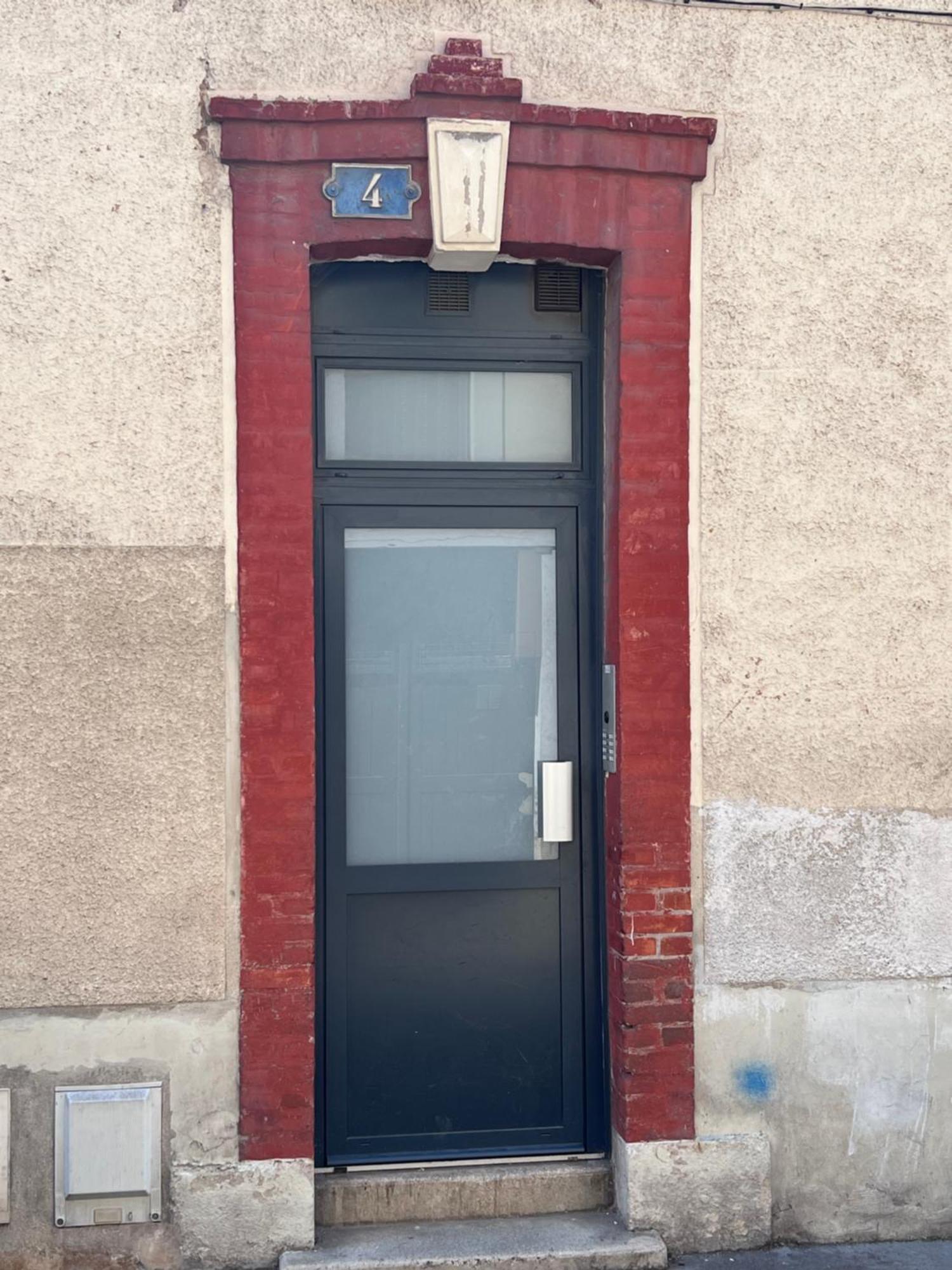 Le Fleuri - Reims - Wifi Gratuit - Quartier Calme Lägenhet Exteriör bild