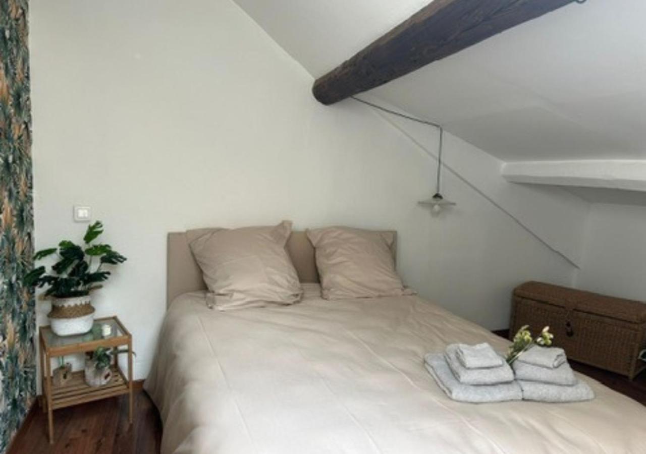 Le Fleuri - Reims - Wifi Gratuit - Quartier Calme Lägenhet Exteriör bild